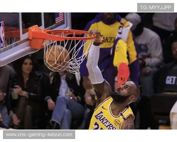 湖人大战凯尔特人：詹姆斯关键时刻抢断制胜