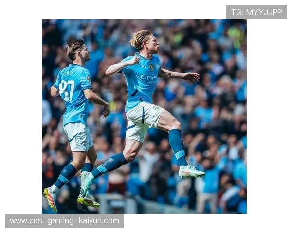 曼城横传到禁区，德布劳内一脚兜射拐入球门