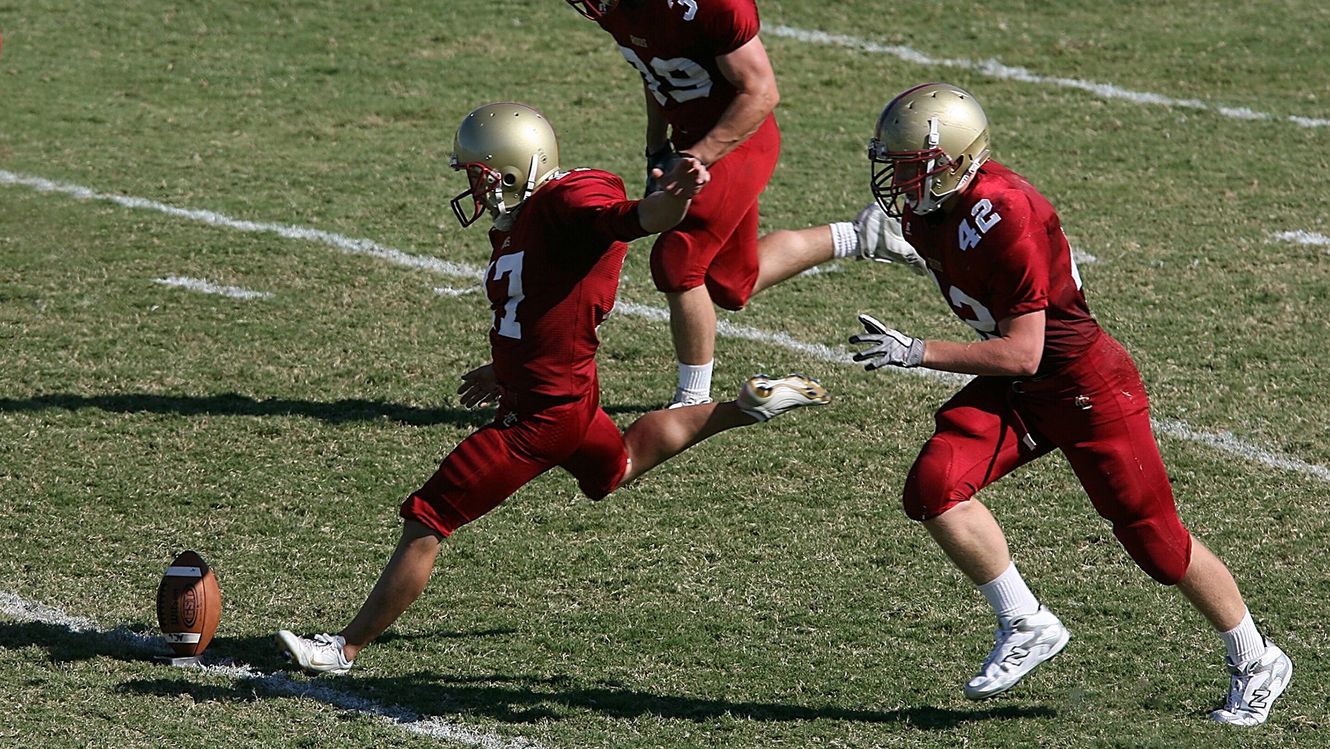 高尔夫混合团体对抗 男子女子轮换开球战术多变